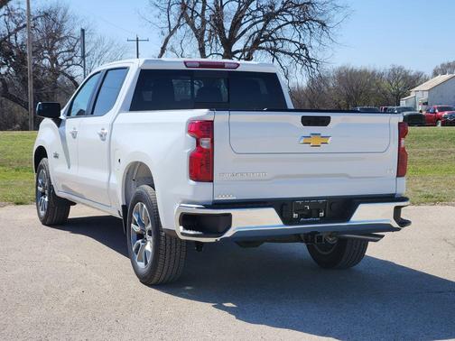 Summit White 2026 Chevrolet Silverado 1500 LT