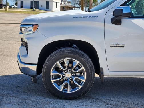 Summit White 2026 Chevrolet Silverado 1500 LT