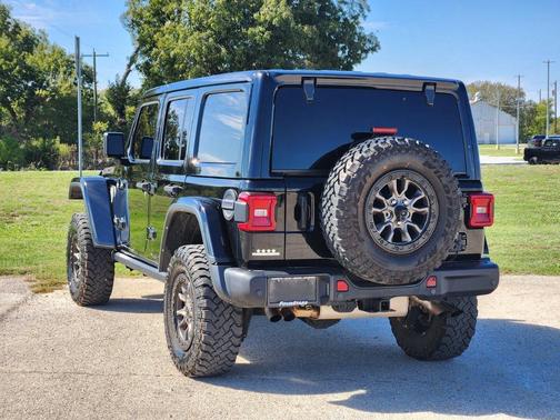 Black Clearcoat 2022 Jeep Wrangler Unlimited Rubicon 392