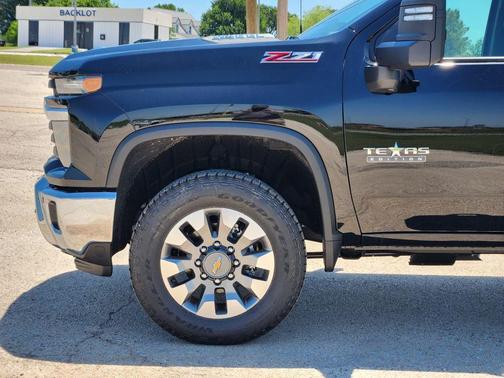 Black 2026 Chevrolet Silverado 2500 LT