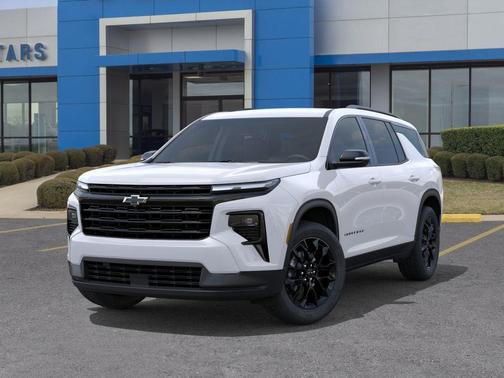 Summit White 2026 Chevrolet Traverse LT
