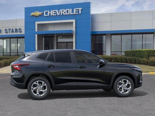 Mosaic Black Metallic 2026 Chevrolet Trax LS