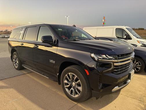 2024 Chevrolet Suburban LT