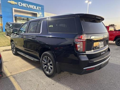 2024 Chevrolet Suburban LT