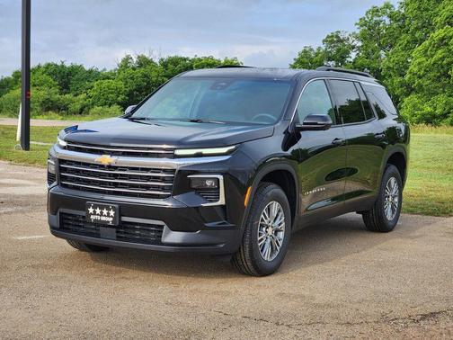 Mosaic Black Metallic 2026 Chevrolet Traverse LT
