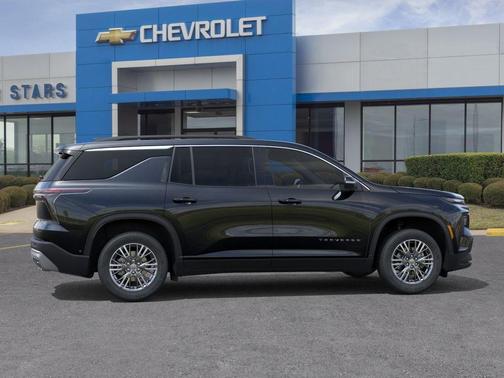 Mosaic Black Metallic 2026 Chevrolet Traverse LT
