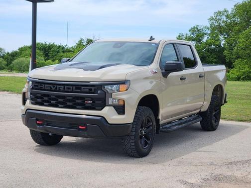 Sand Dune Metallic 2022 Chevrolet Silverado 1500 Custom Trail Boss