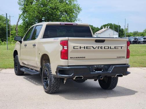 Sand Dune Metallic 2022 Chevrolet Silverado 1500 Custom Trail Boss