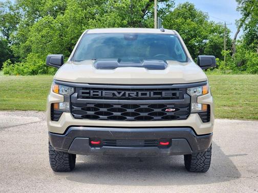 Sand Dune Metallic 2022 Chevrolet Silverado 1500 Custom Trail Boss
