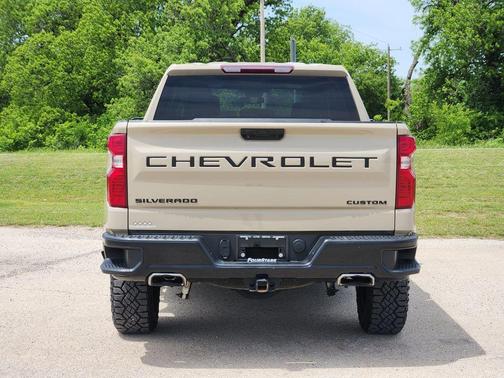 Sand Dune Metallic 2022 Chevrolet Silverado 1500 Custom Trail Boss
