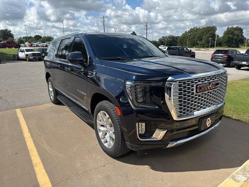 2022 GMC Yukon XL SLT