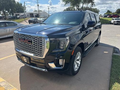 2022 GMC Yukon XL SLT