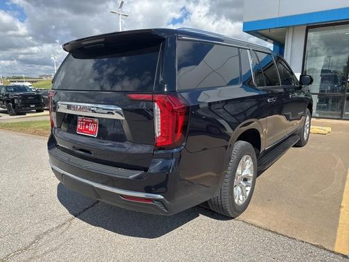 2022 GMC Yukon XL SLT
