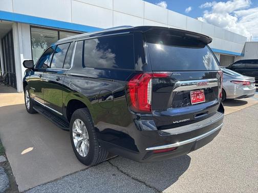 2022 GMC Yukon XL SLT