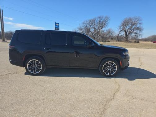 2023 Jeep Wagoneer Series III