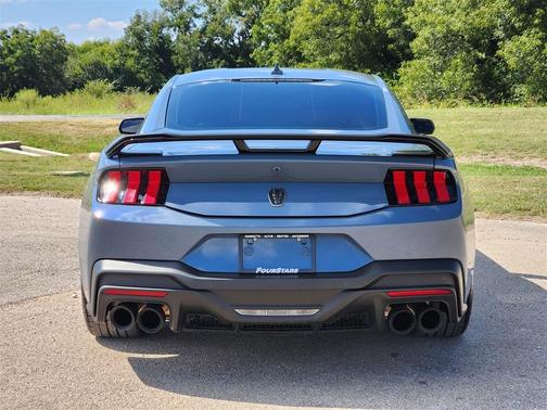 2024 Ford Mustang Dark Horse
