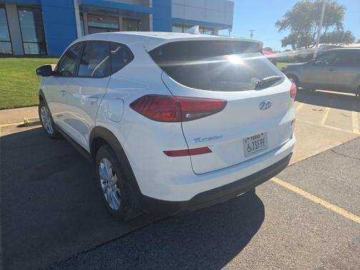 2021 Hyundai TUCSON SE