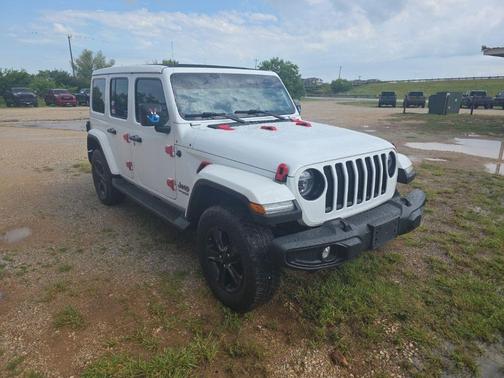 Bright White Clearcoat 2022 Jeep Wrangler Unlimited Sahara Altitude
