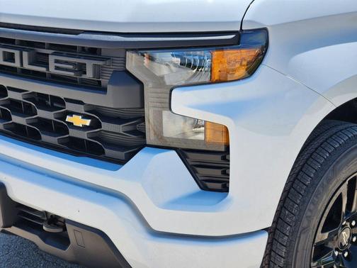 Summit White 2026 Chevrolet Silverado 1500 Custom