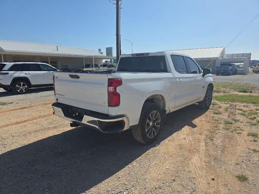 Summit White 2022 Chevrolet Silverado 1500 LT