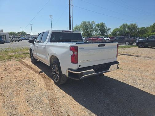 Summit White 2022 Chevrolet Silverado 1500 LT