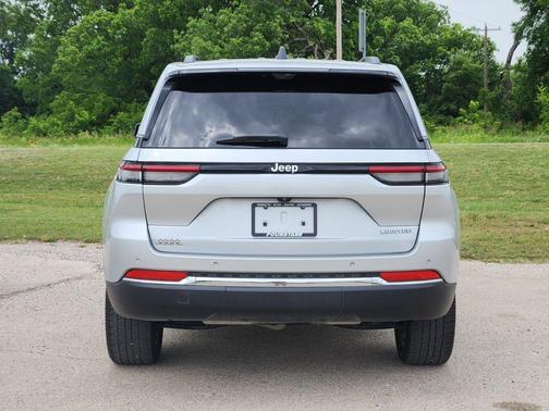 Silver Zynith 2022 Jeep Grand Cherokee Limited