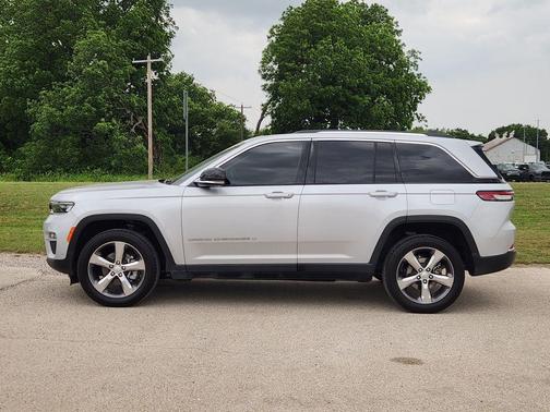 Silver Zynith 2022 Jeep Grand Cherokee Limited