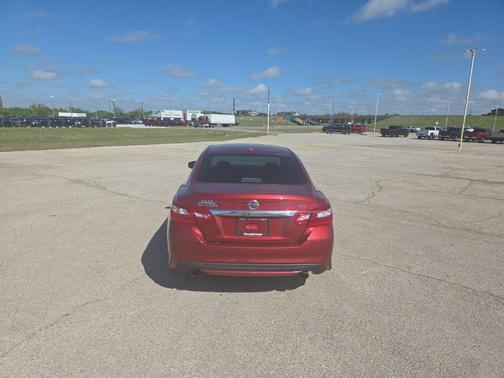 Cayenne Red 2016 Nissan Altima 2.5 SV