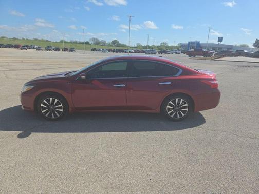 Cayenne Red 2016 Nissan Altima 2.5 SV