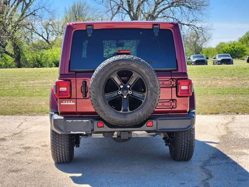 2021 Jeep Wrangler Unlimited Sahara Altitude