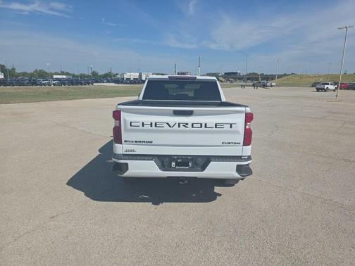 Summit White 2023 Chevrolet Silverado 1500 Custom