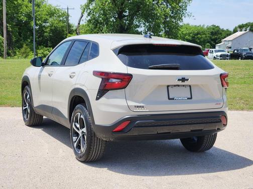 White Sand 2026 Chevrolet Trax 1RS