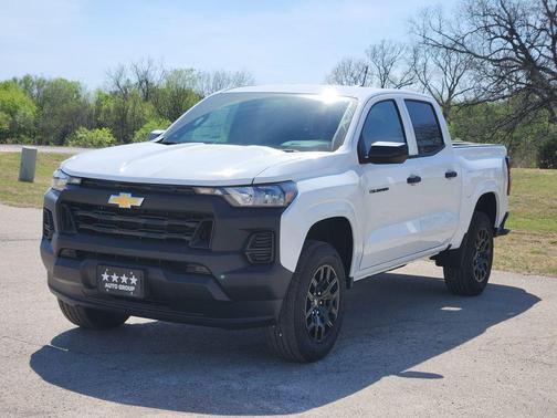 Summit White 2026 Chevrolet Colorado WT