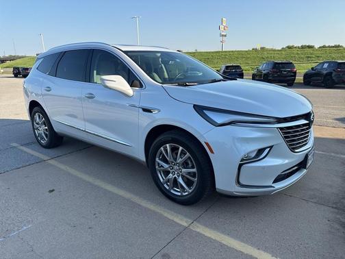 2023 Buick Enclave Premium