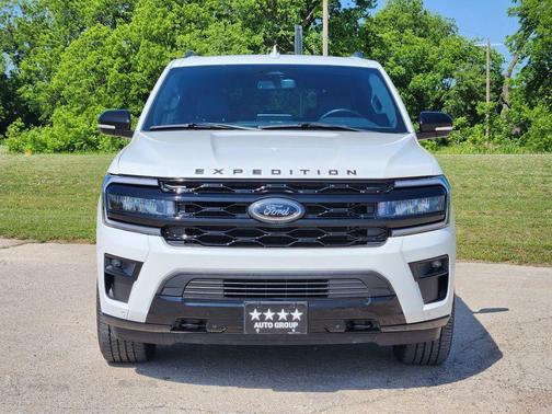 White Metallic 2022 Ford Expedition Limited