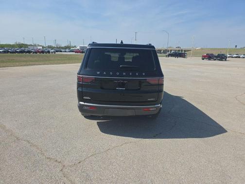 2022 Jeep Wagoneer Series II