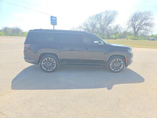 2022 Jeep Wagoneer Series II