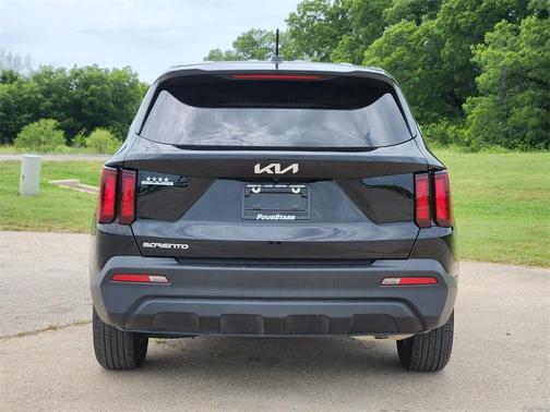 2023 Kia Sorento LX