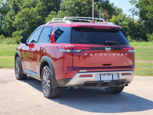 2024 Nissan Pathfinder SL