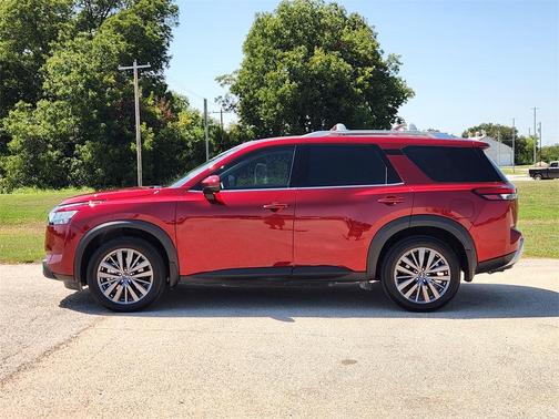 2024 Nissan Pathfinder SL
