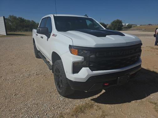 2022 Chevrolet Silverado 1500 Custom Trail Boss