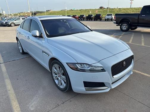 2017 Jaguar XF 35t Premium