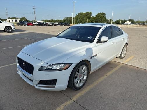 2017 Jaguar XF 35t Premium