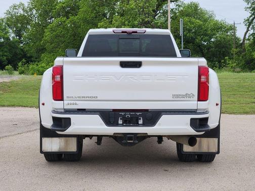Iridescent Pearl Tricoat 2024 Chevrolet Silverado 3500 High Country