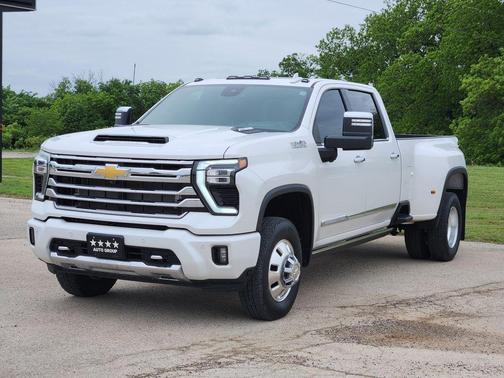 Iridescent Pearl Tricoat 2024 Chevrolet Silverado 3500 High Country