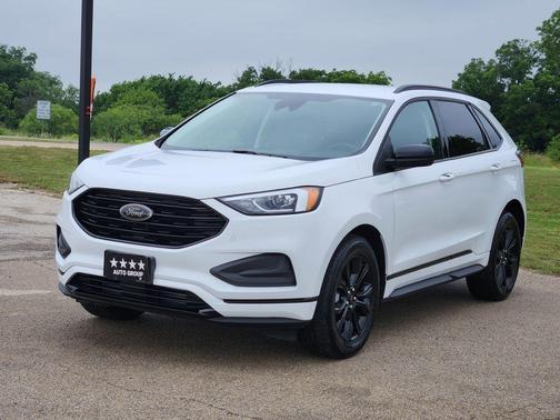 Oxford White 2024 Ford Edge SE