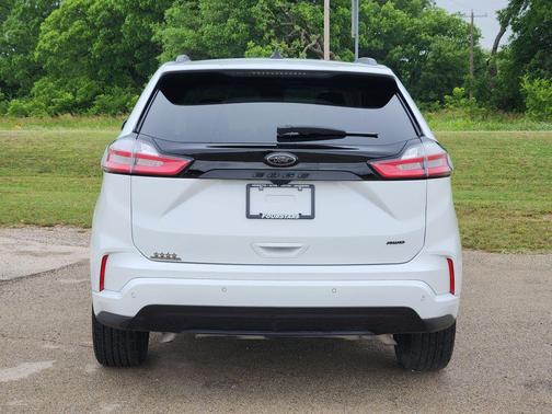 Oxford White 2024 Ford Edge SE