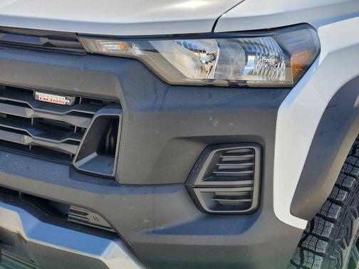 Summit White 2026 Chevrolet Colorado Trail Boss