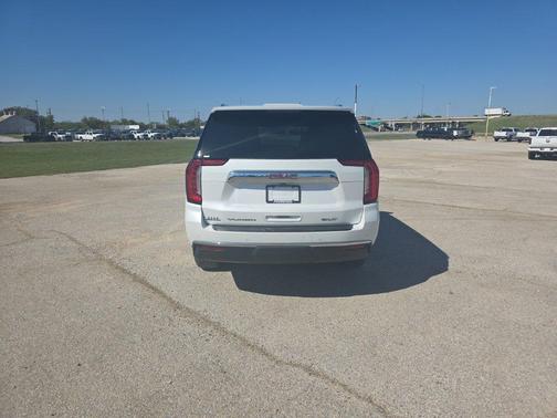 White Frost Tri-Coat 2023 GMC Yukon SLT