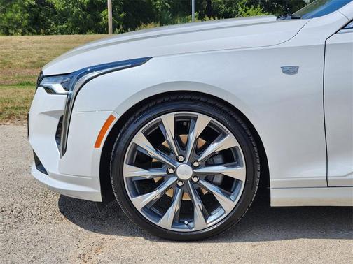 2024 Cadillac CT4 Luxury